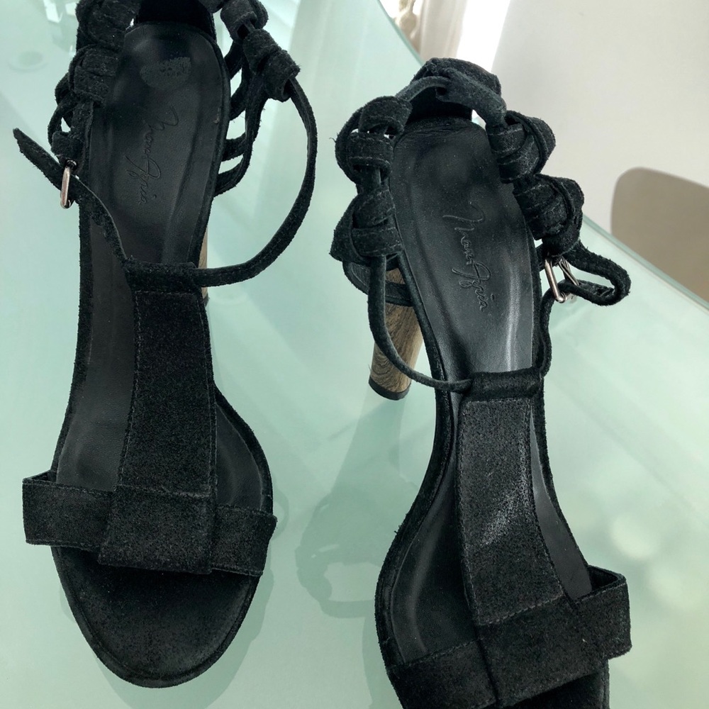 Max Azria - Picture 3 of 7